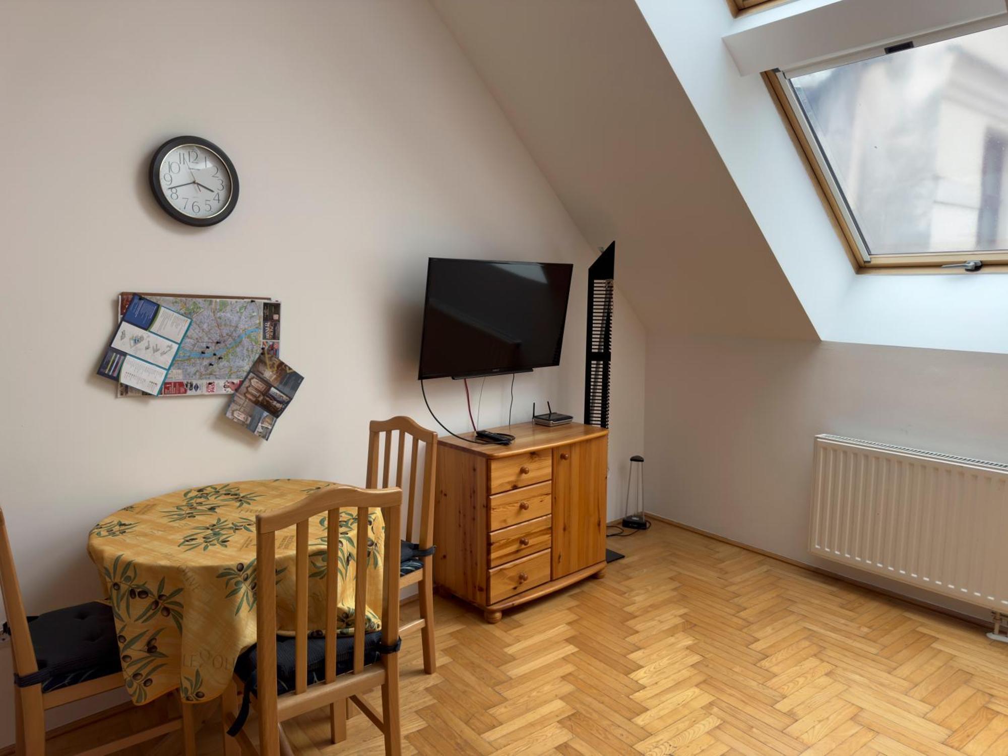 Apartament Gozsdu Spacious *